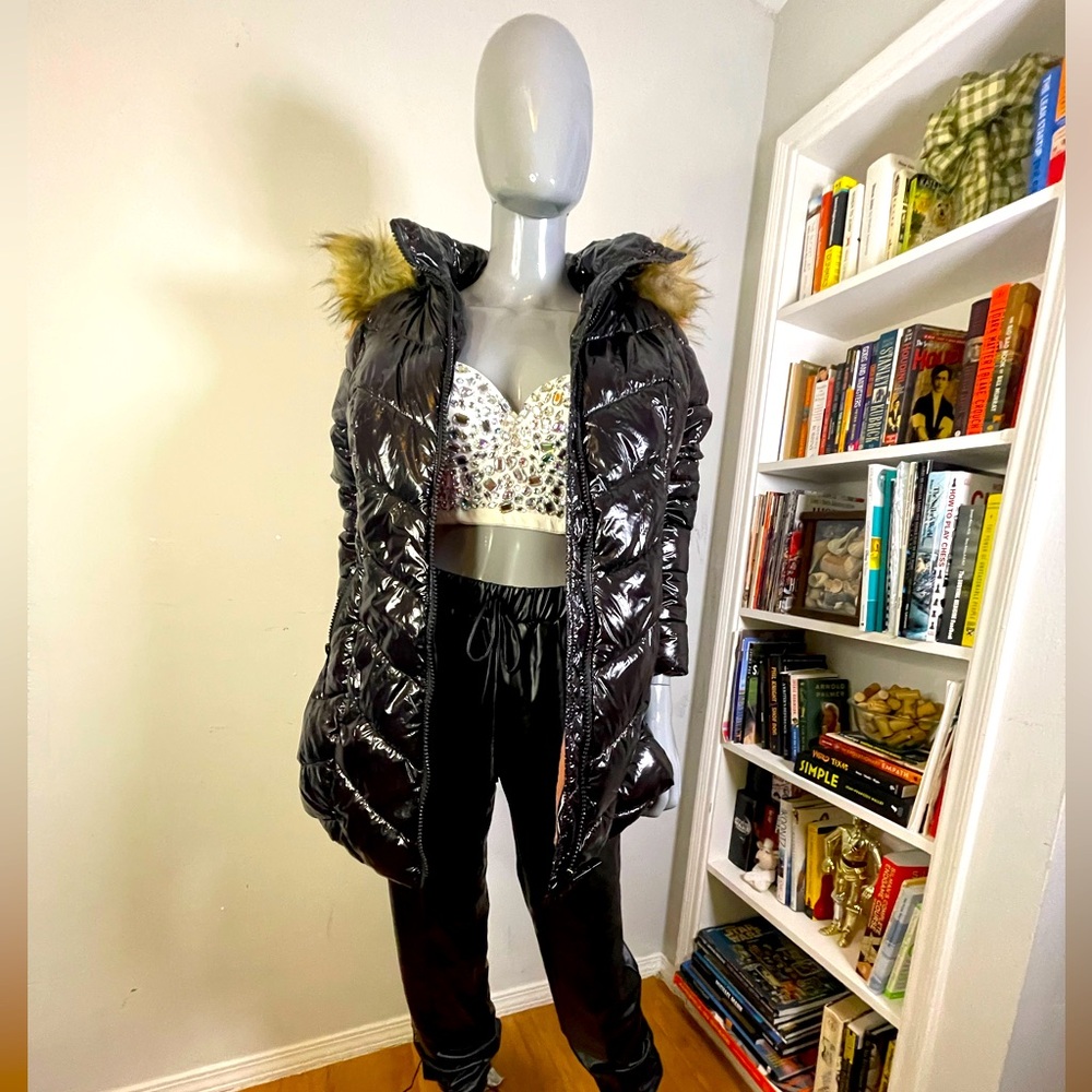 Winter puffer, vegan shiny black coat with removable faux fur hood/soft lining.